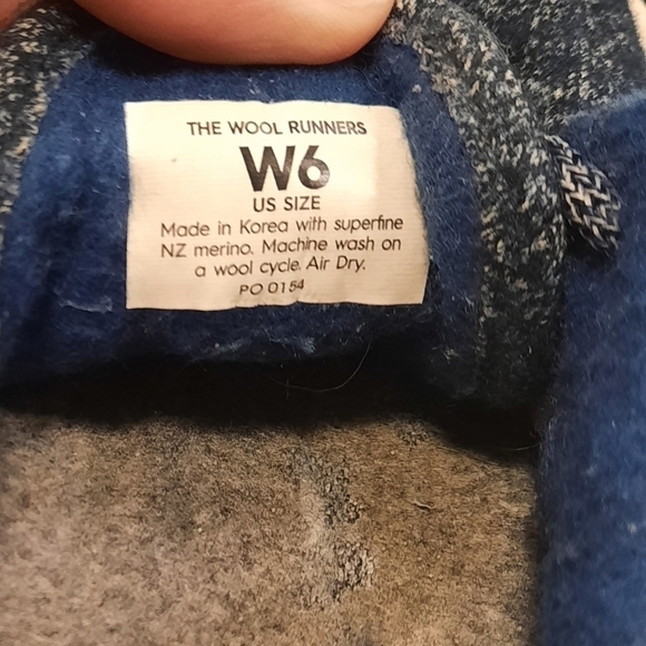 Allbirds Navy Heather Wool Runners 6 - Picture 9 of 9